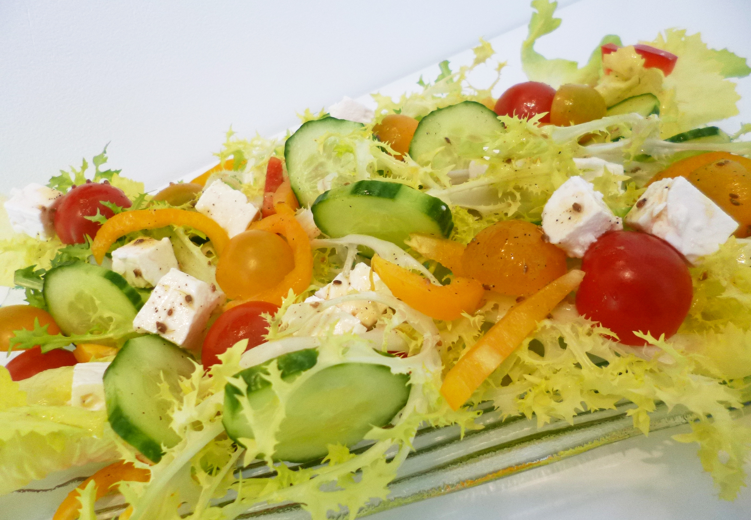 Salade à la feta - La recette facile par Toqués 2 Cuisine