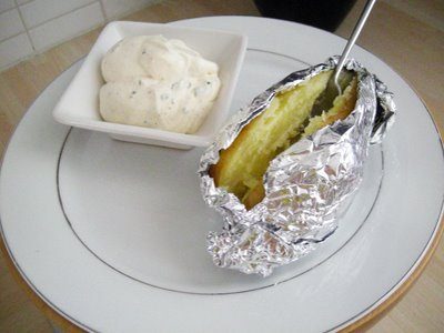 Pommes de terre en robe des champs à la crème de ciboulette - 1