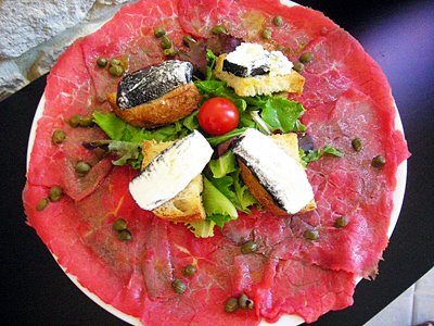 Carpaccio de boeuf au chèvre