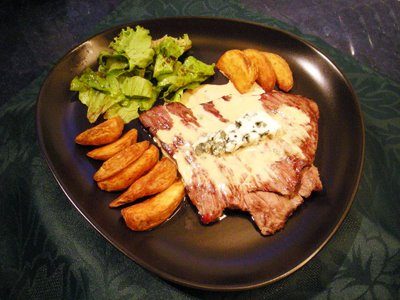 Steaks au roquefort