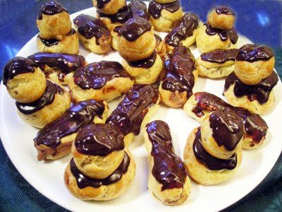 Eclairs et religieuses au chocolat