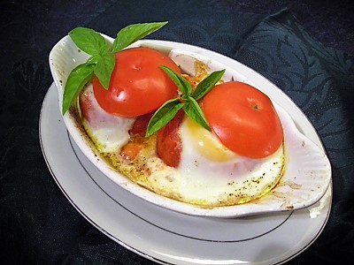 Oeufs en coques de tomates - 1