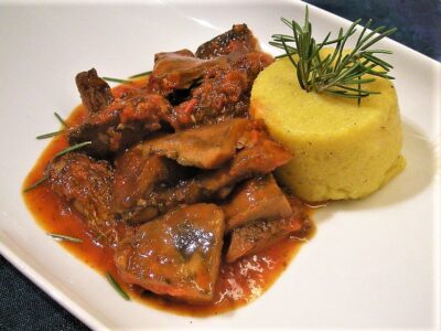 Champignons sanguins en sauce tomate - 6