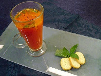 Soupe de tomates au basilic