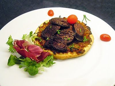 Tarte fine au boudin noir