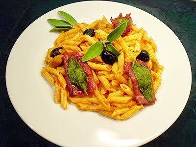 Penne au jambon cru