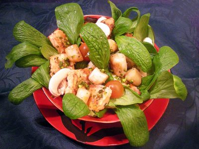 Salade tiède de saumon et St-Jacques