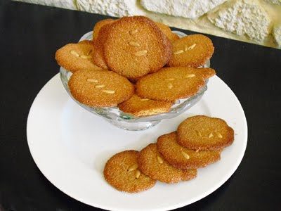 Biscuits aux pignons - 1