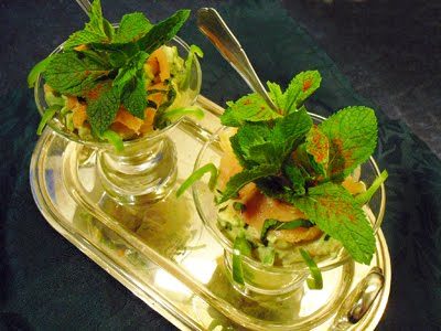 Salade d’avocats et saumon à la menthe