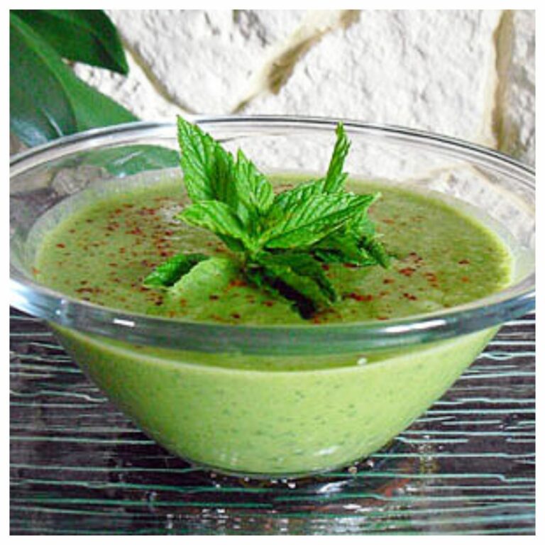 Soupe froide de petits pois à la menthe - La recette facile par Toqués ...