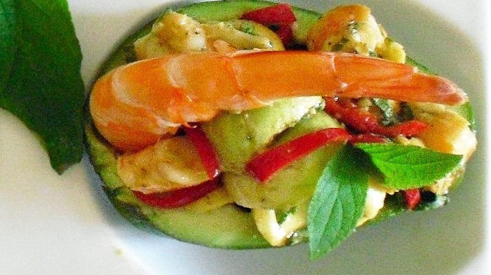 Avocats aux crevettes et sauge ananas