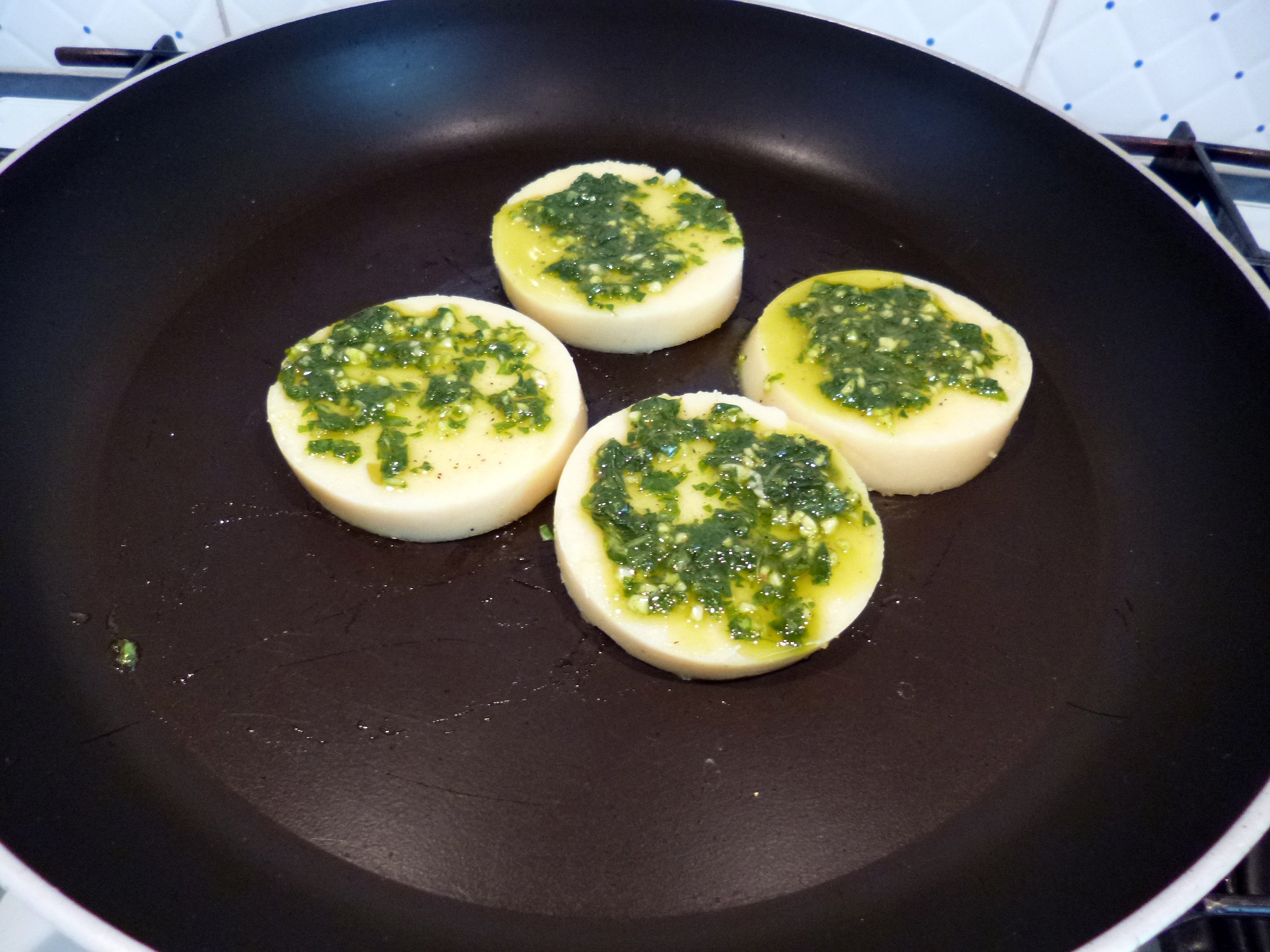 Crostinis de polenta mozzarella basilic - 6