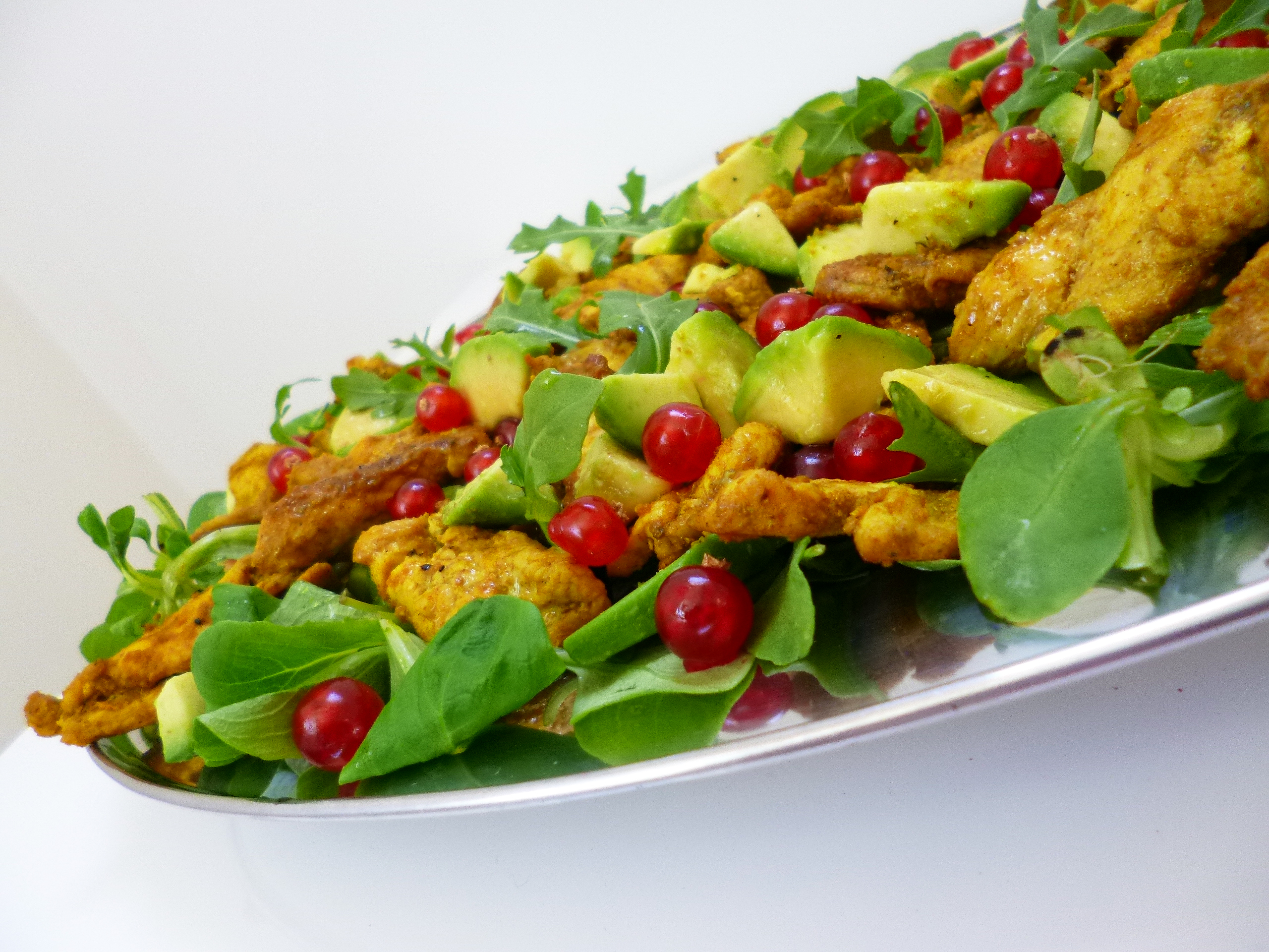 Salade de poulet avocats groseilles - 1