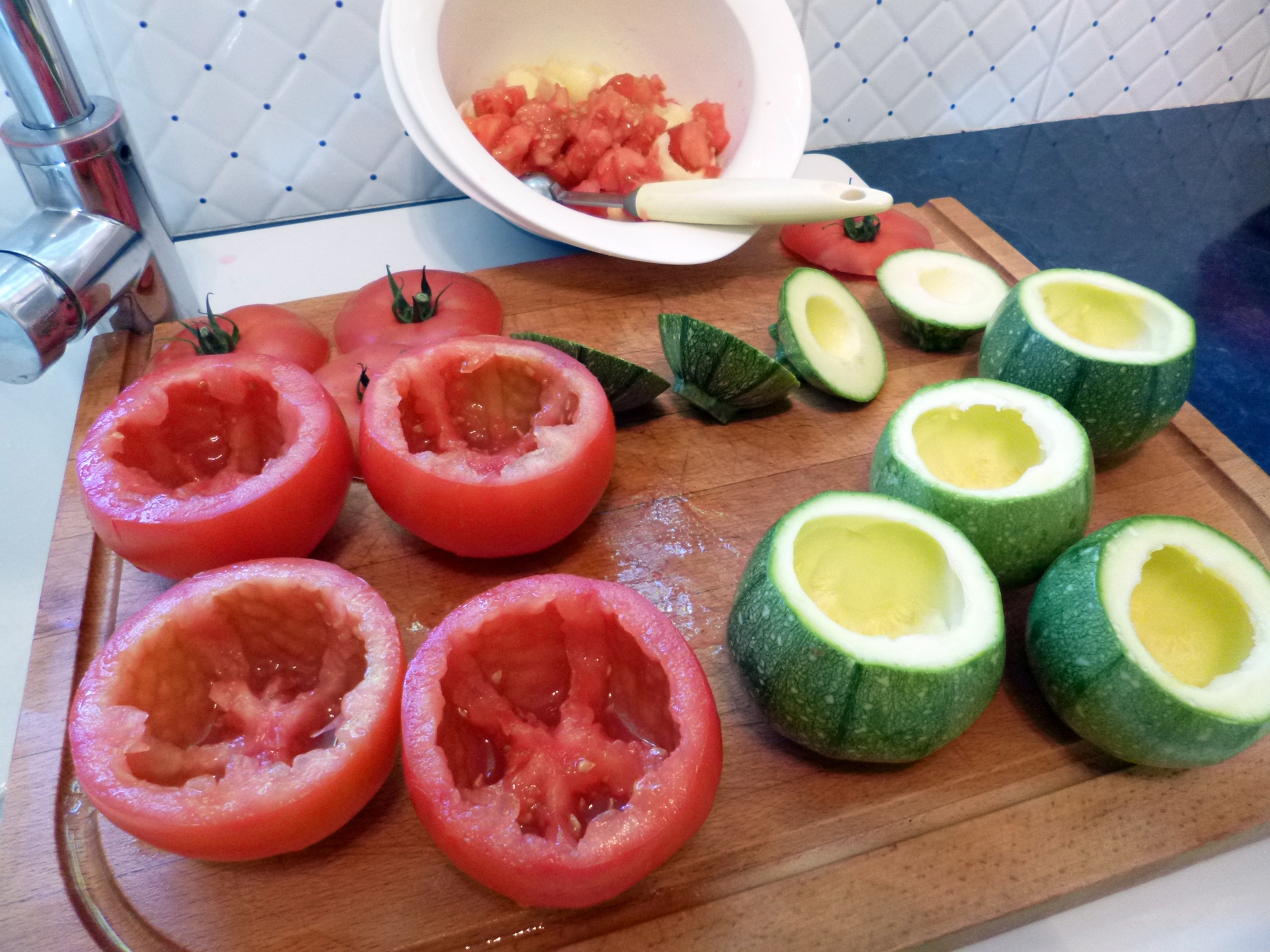 Tomates et courgettes farcies au basilic - 3