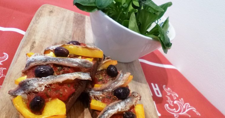 Crostinis tomate anchois