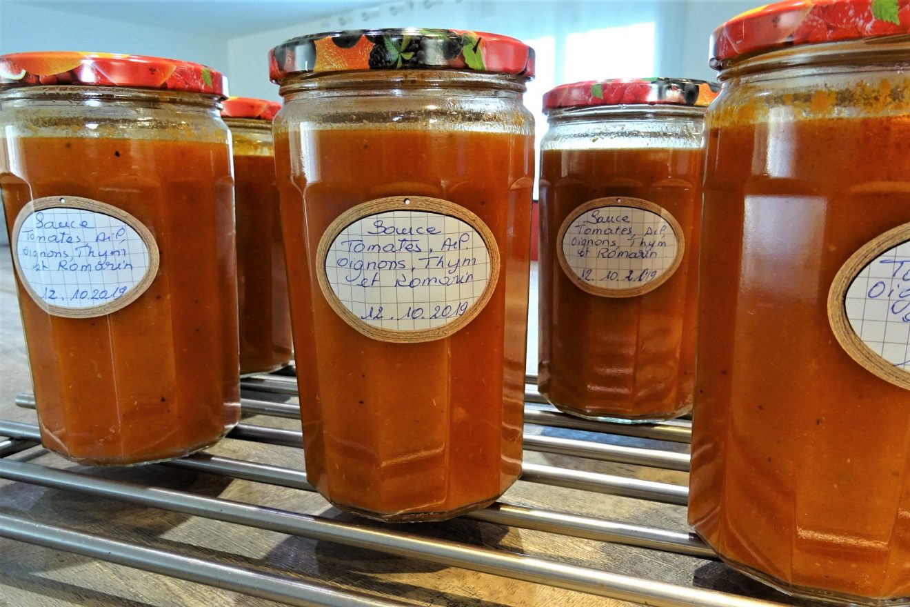Stérilisation au four sauce tomates maison La recette facile par Toqués 2 Cuisine