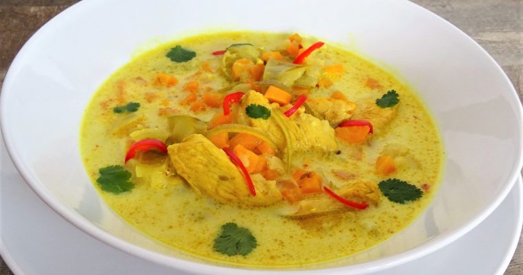 Soupe de poulet curry coco