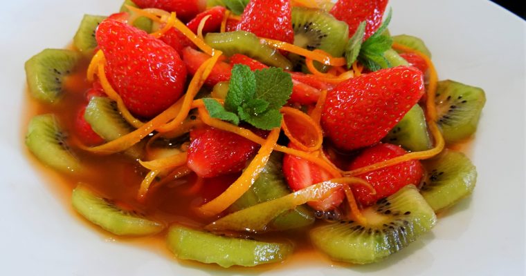 Soupe de fraises et kiwis