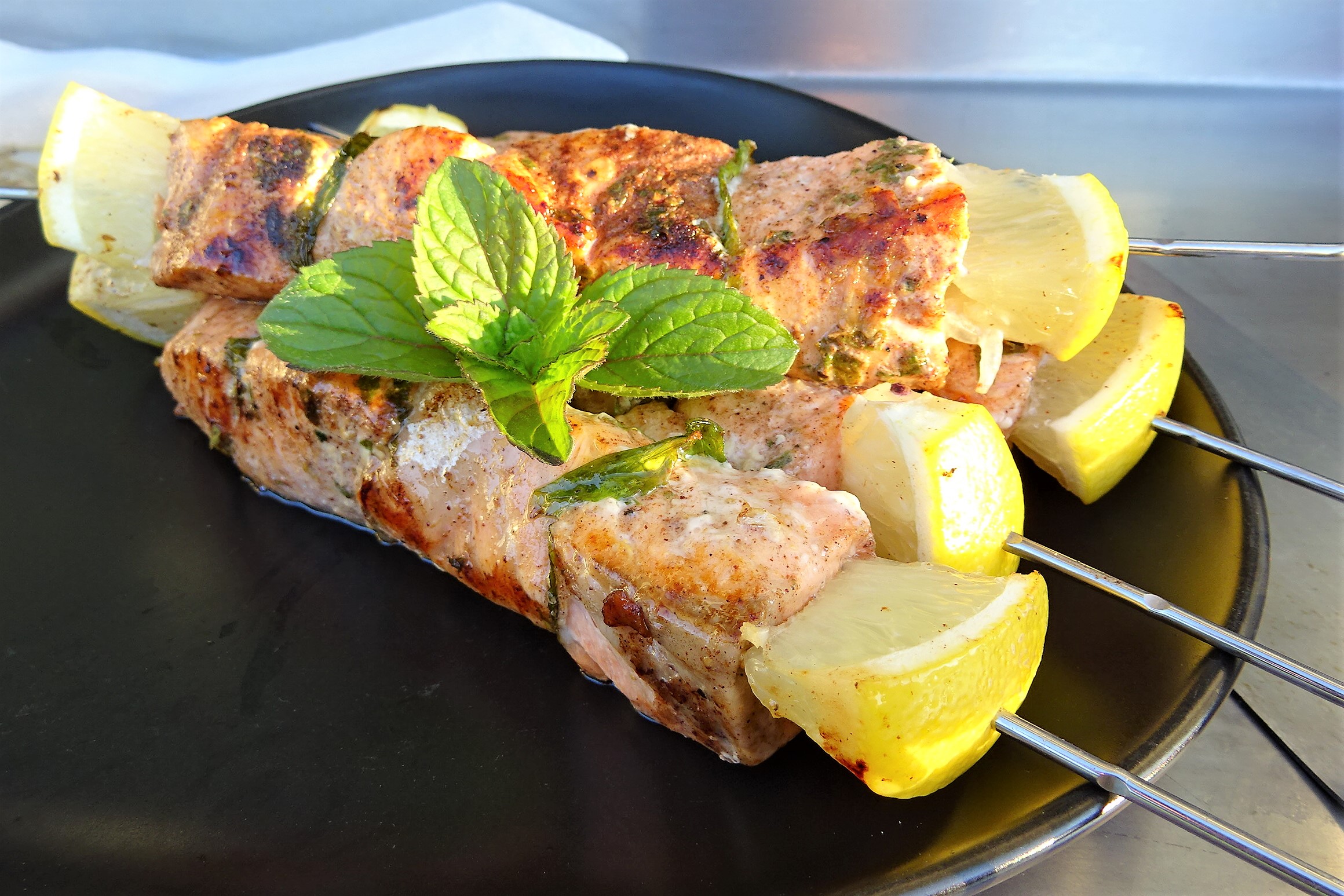 Brochettes de saumon menthe citron - 1