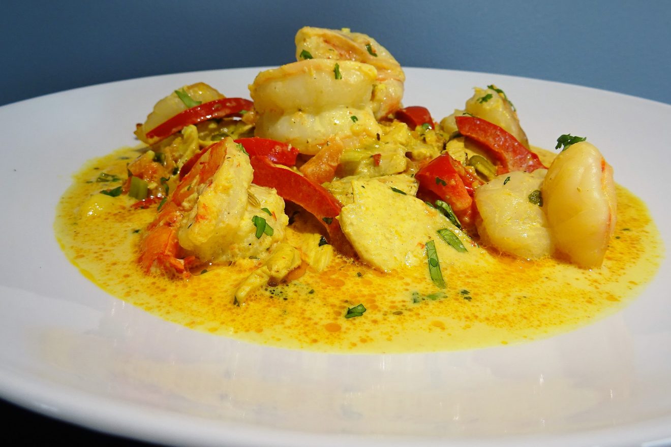CURRY DE POULET AUX CREVETTES ET CRÈME DE COCO 667