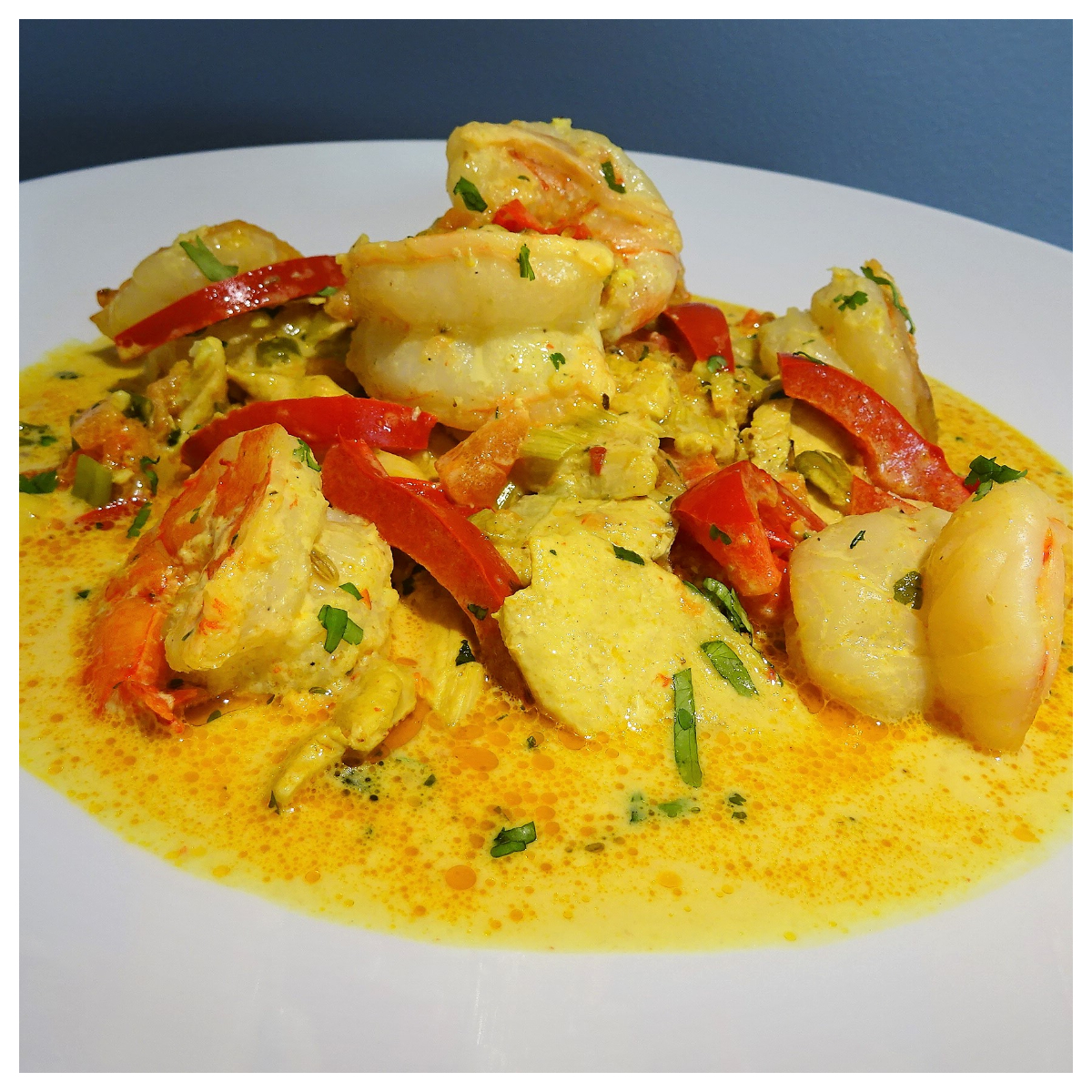 Curry de poulet aux crevettes et crème de coco - La recette facile par ...