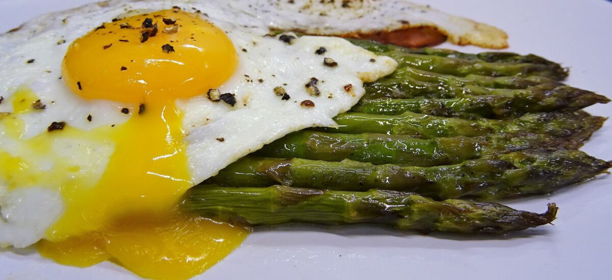 Asperges vertes rôties au four