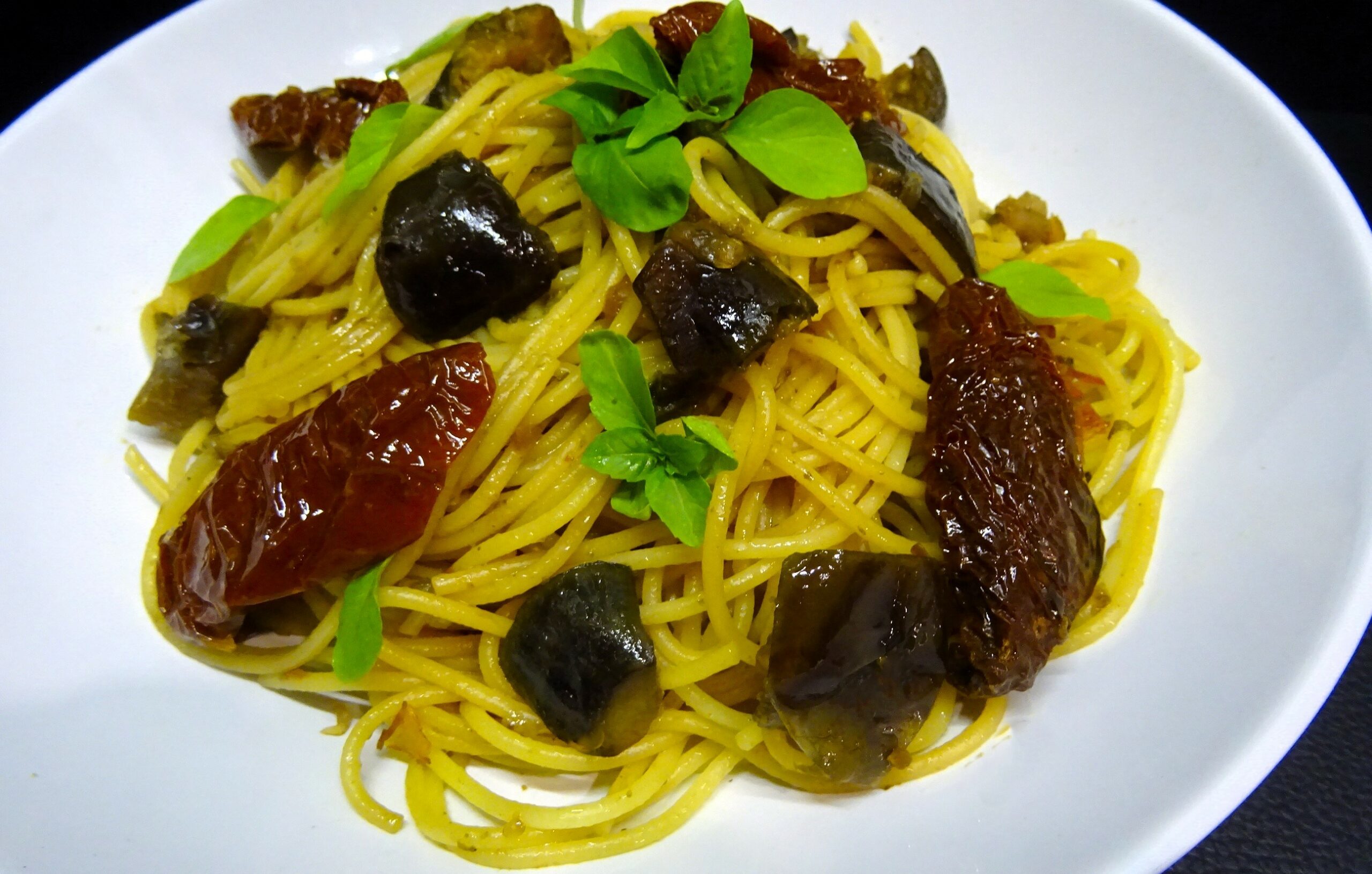 Spaghettis aux aubergines et tomates séchées - 1